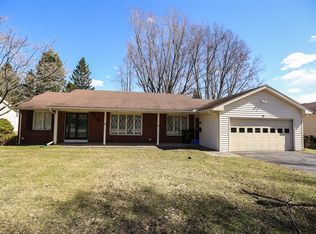 30 Dean View Cir, Irondequoit, NY 14609