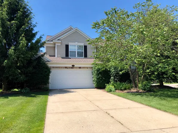 703 Maple Hill Ct SE, Ada, MI 49301