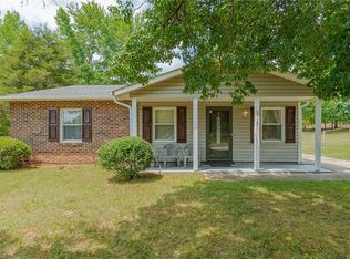 2715 Laguna Ave, Winston Salem, NC 27103