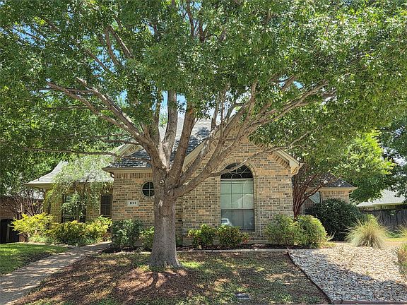 4th image of 1121 Gabriel Ln
