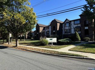 78 Hawthorne Ave, Park Ridge, NJ 07656