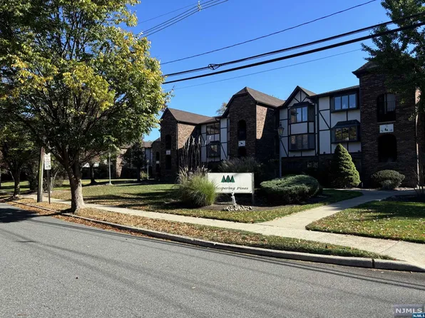 78 Hawthorne Ave, Park Ridge, NJ 07656