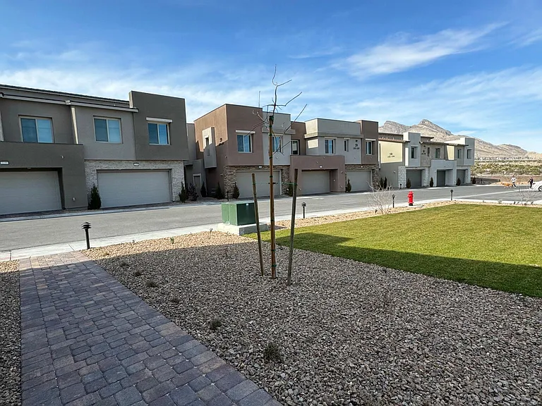 600 N Carriage Hill Dr #1201 — Photo 25