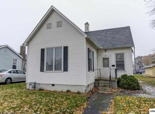 610 Clinton St, Lincoln, IL 62656