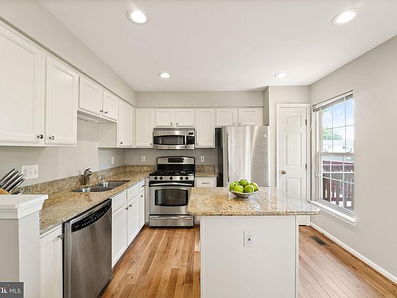 2nd image of 106 Ingle Pl