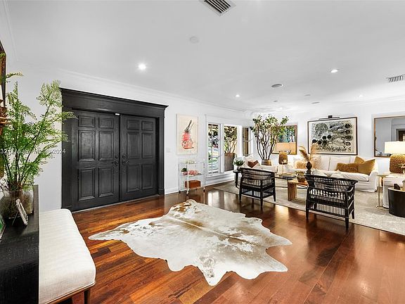4th image of 7333 Vistalmar St