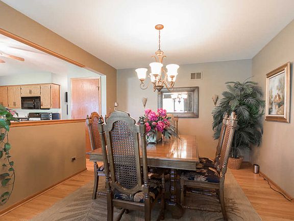 5th image of 10413 Wyoming Ct #279