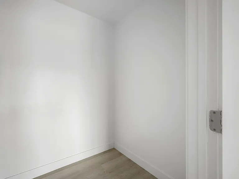 11217 Cohasset St — Photo 14