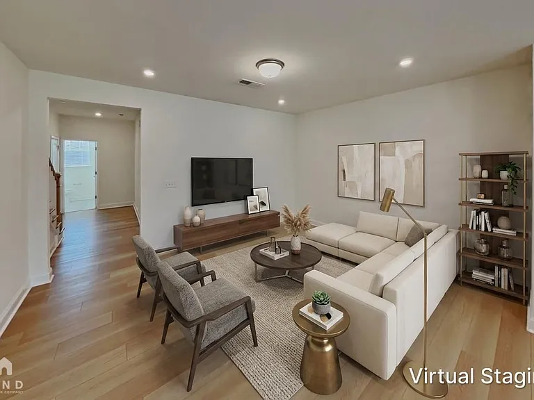 1546 Cedar Tree Dr — Photo 3
