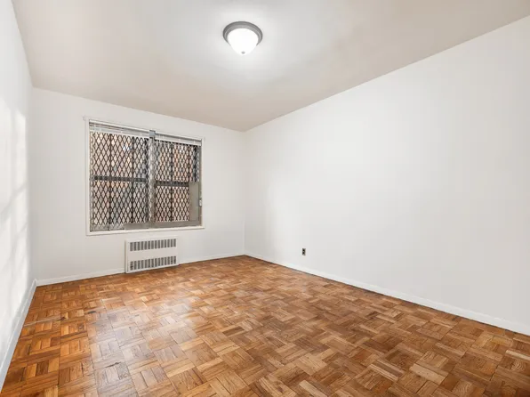 3130 Grand Concourse image 18 of 26