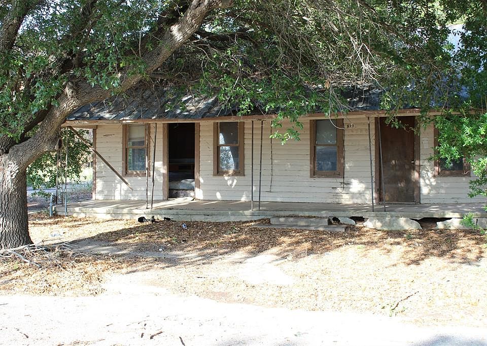 2nd image of 513 Llano St