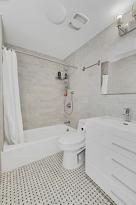 Rented by REAL New York | media 18