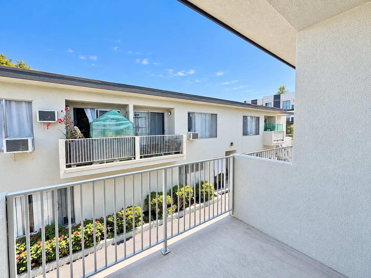 2 bed, $2,380 — Photo 4