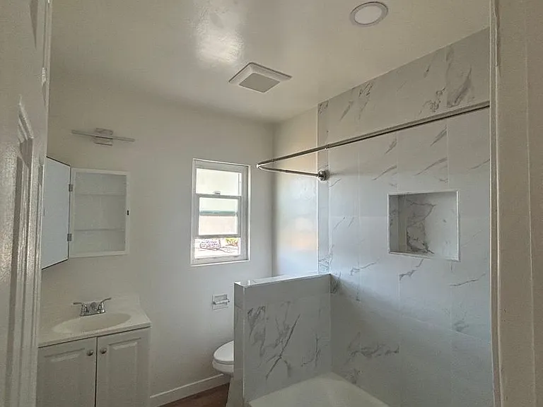 7102 Malabar St — Photo 11