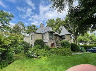 93 Echo Ln, Larchmont, NY 10538