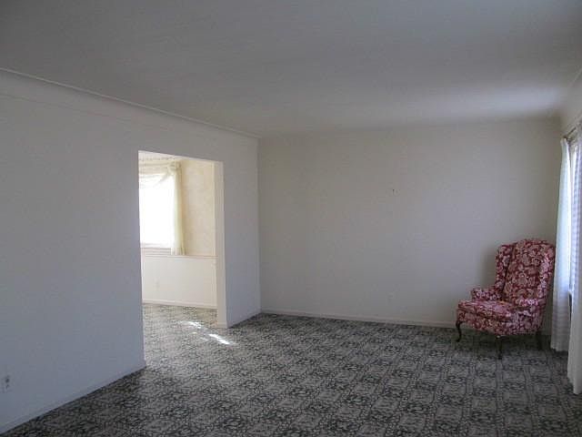 2nd image of 916 W Wayne St