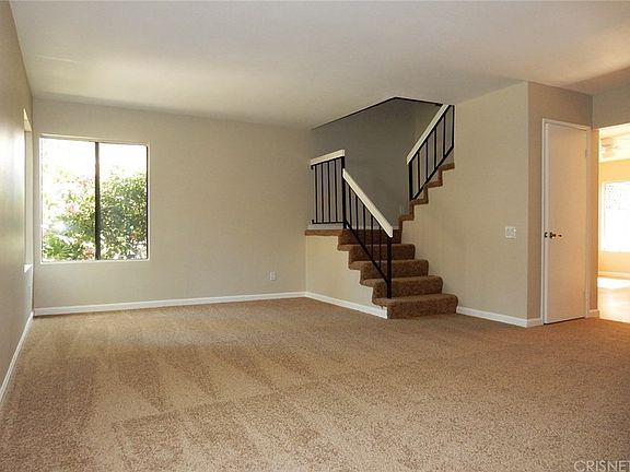 5th image of 20126 Runnymede St Unit 26