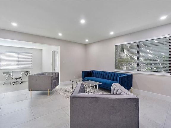 5th image of 1305 SE 1st St APT 3