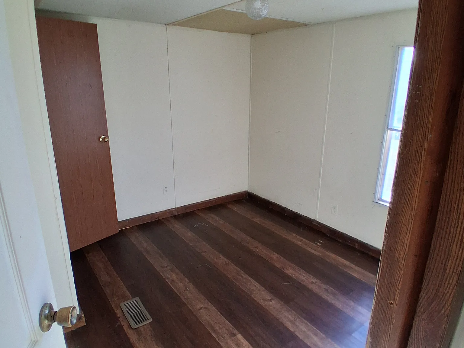 3 bed, $875 — Photo 2