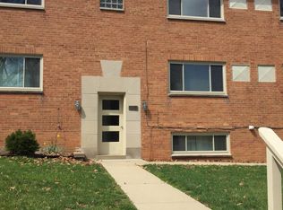 1223 Elm Dr APT 2N, Webster Groves, MO