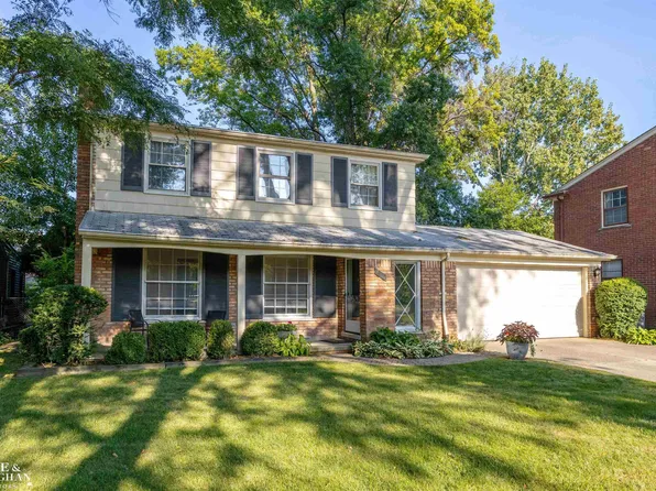 880 Lakeland Ct, Grosse Pointe, MI 48230
