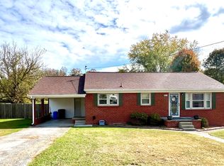 1588 Meadow Lane Cir, Morristown, TN 37813