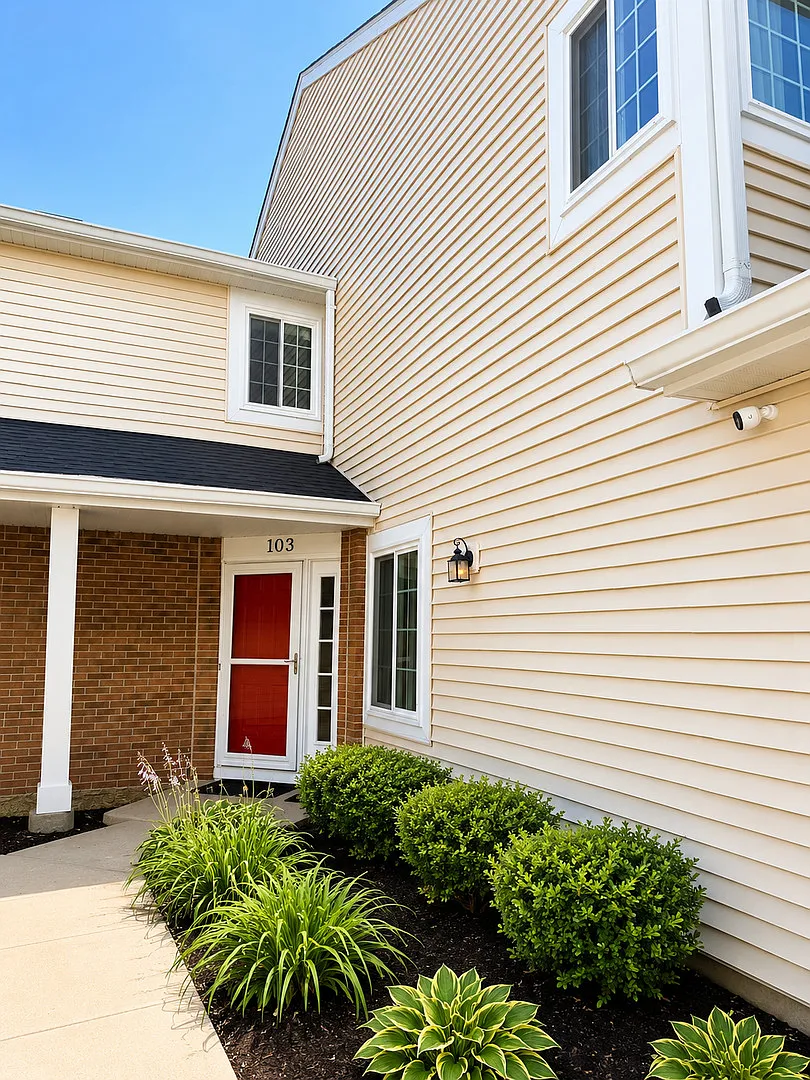 3 bed, 2.5 bath, 1100 sqft, $3,400 — Photo 2