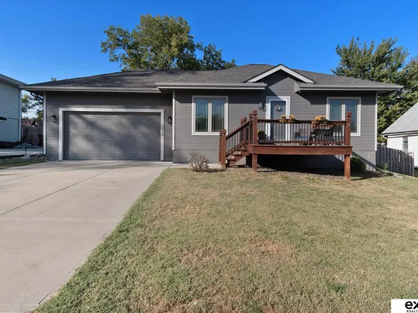 2826 Gertrude St, Bellevue, NE 68147