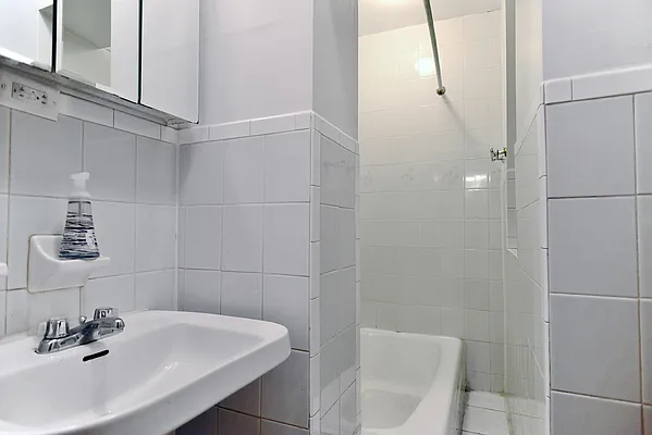 Rented by J Misrahi Realty Corp | media 34