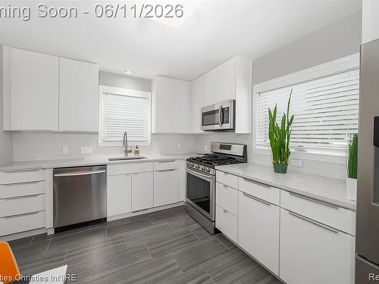3318 Prairie Ave — Photo 7