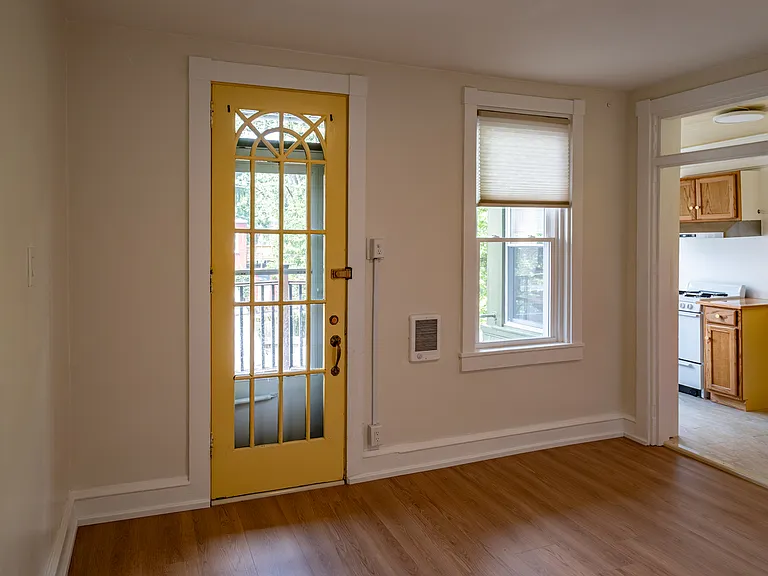 223 N Mulberry St — Photo 4