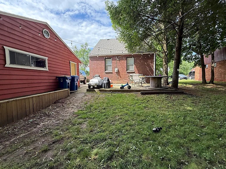 3659 Oakshire Dr — Photo 3