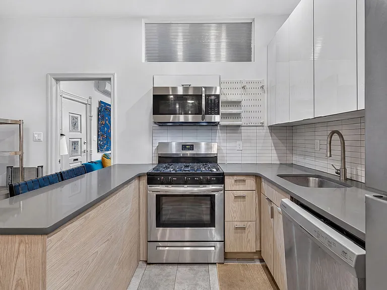 1084 Greene Ave #1 — Photo 2