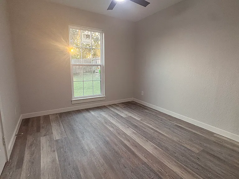 213 N Buffalo Grove Rd — Photo 2