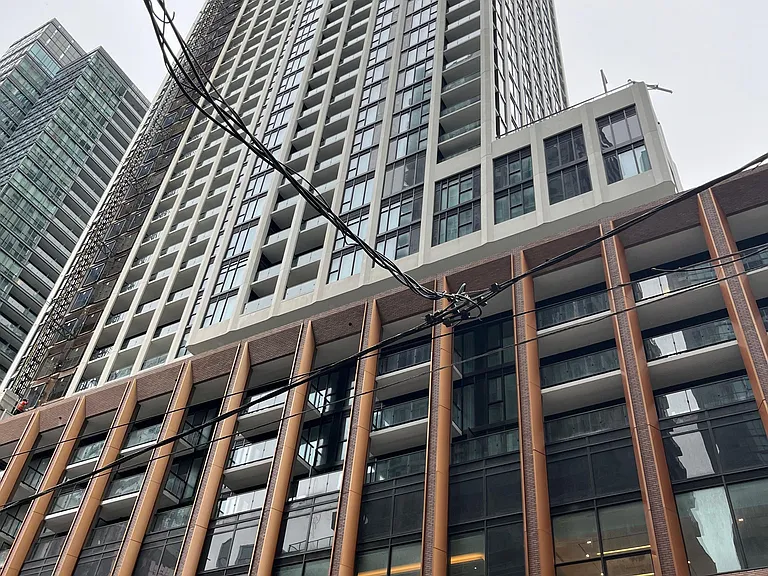 400 King St W #1801 — Photo 19
