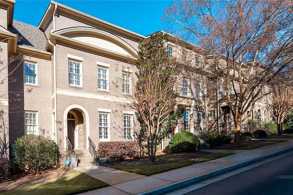 1st image of 2013 Kensington Green Dr SE