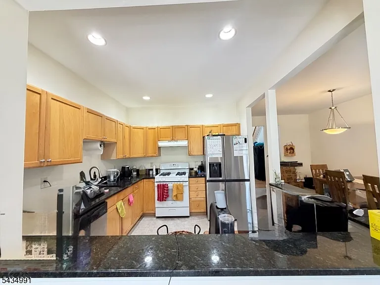 154 Springhill Dr — Photo 10