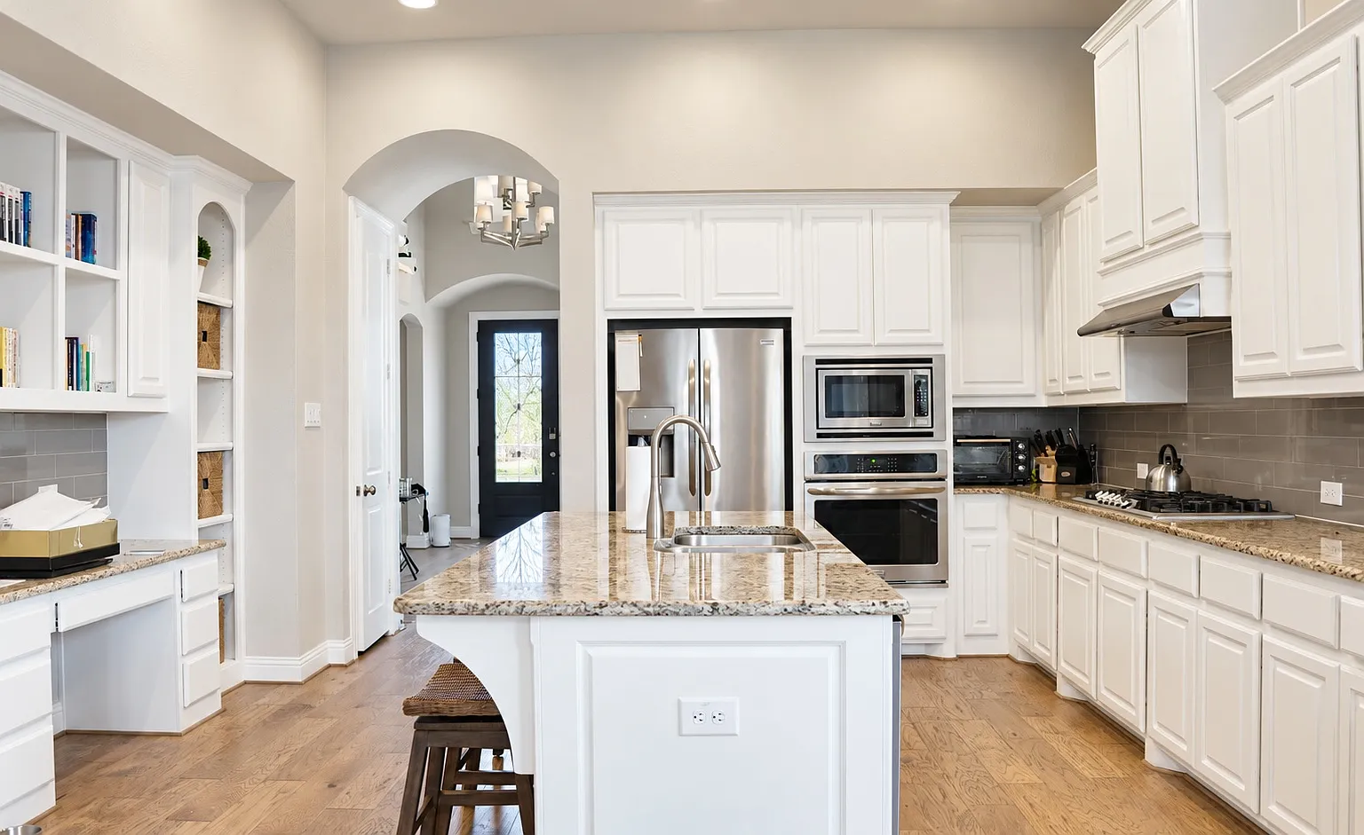 3 bed, 2226 sqft, $3,000 — Photo 3