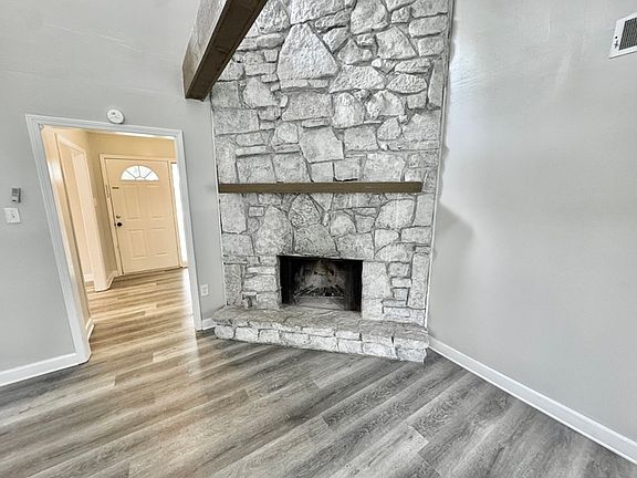 4th image of 5785 Willow Springs Dr