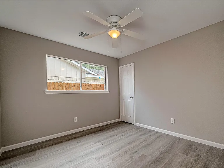 8619 Valley Meadow Dr — Photo 24