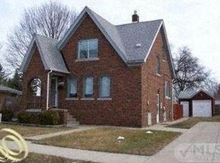 26616 Hollywood St, Roseville, MI 48066