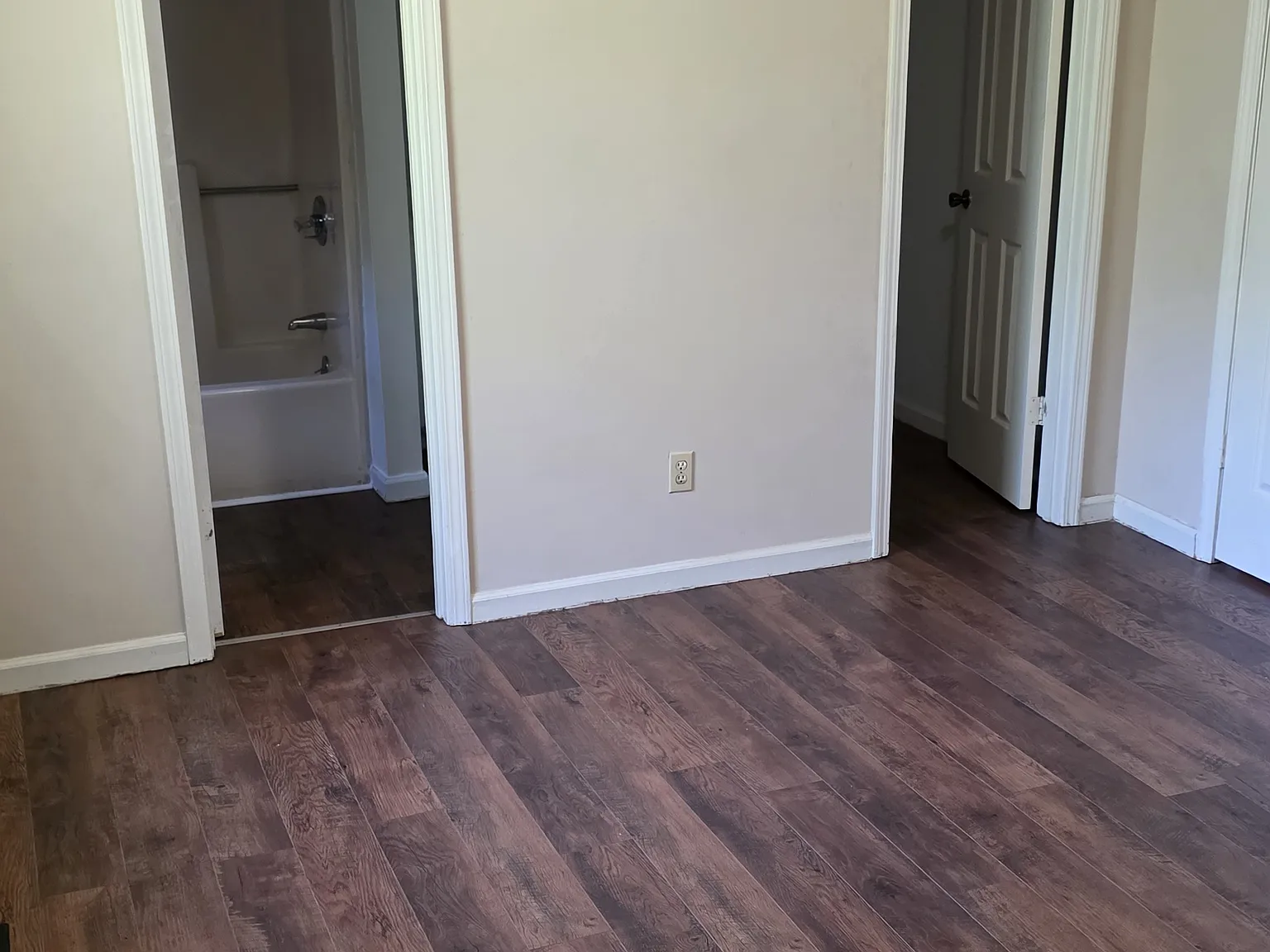 865 Crawford Avenue — Photo 3