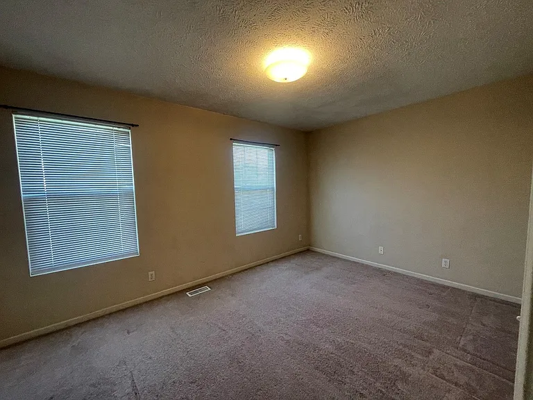 11709 S 27th St — Photo 6