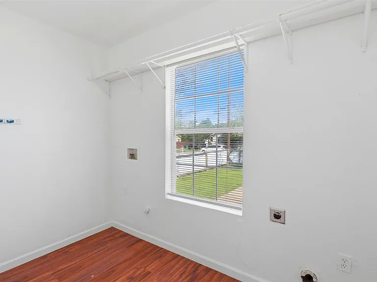 206 Oscar St — Photo 22