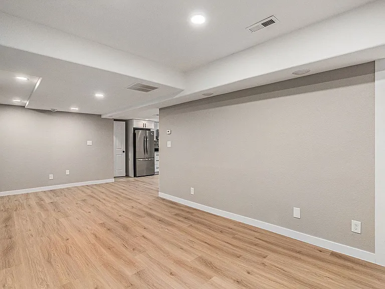 6665 Knox Ct — Photo 11