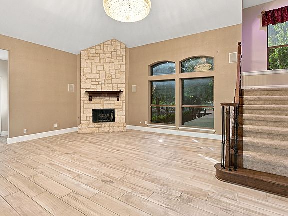 4th image of 7075 Nantucket Way