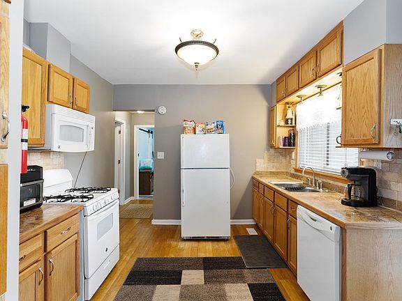 3rd image of 766 Newell Ave