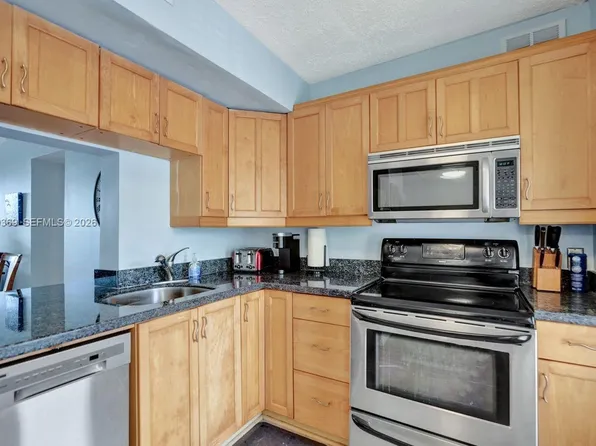 2651 S Course Dr APT 203, Pompano Beach, FL 33069