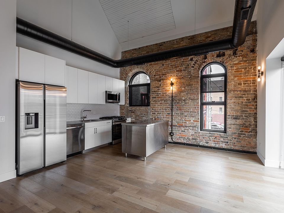 1st image of 1847 N Humboldt Blvd #202