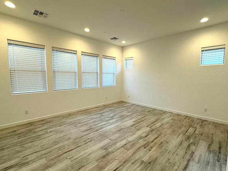 8040 E Jasmine St — Photo 15